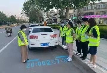 濰坊縣域開放限時免費停車泊位，志愿者暖心服務助力文明停車